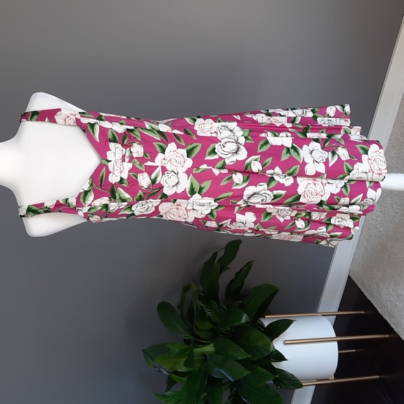 Royal Creations Dresses & Skirts - NWOT Floral print dress